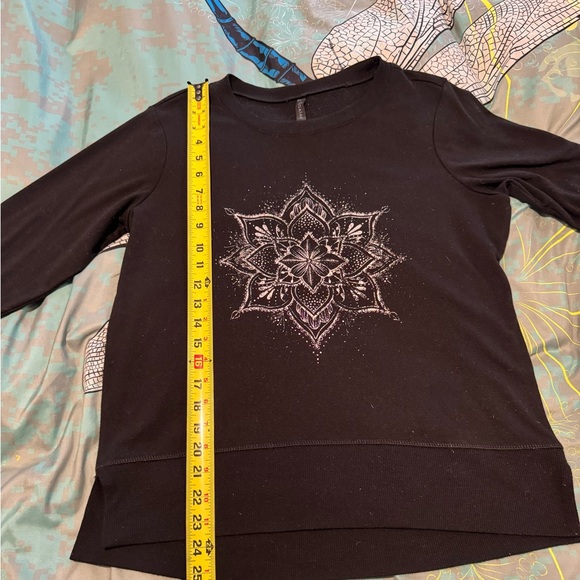 Great Condition Gaiam Black Sweatshirt - Picture 3 of 4